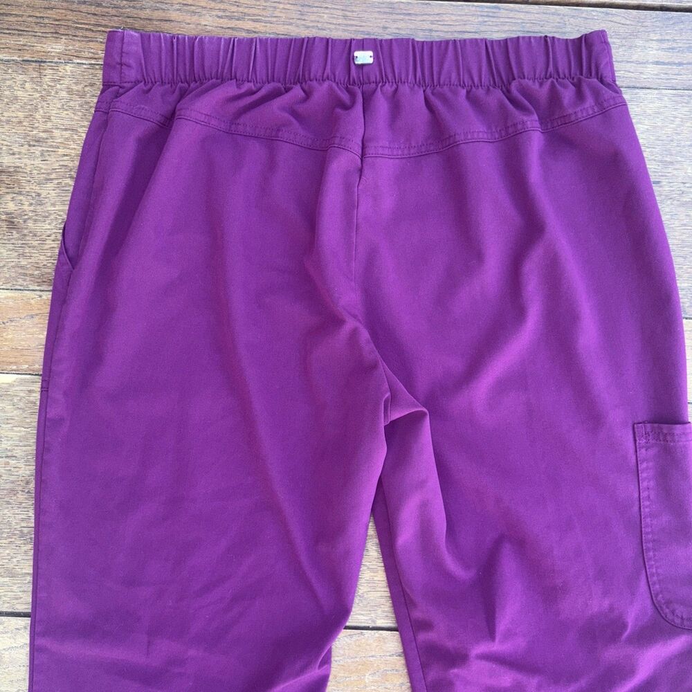 Grey’s Anatomy women’s scrubs purple size medium - Picture 7 of 7